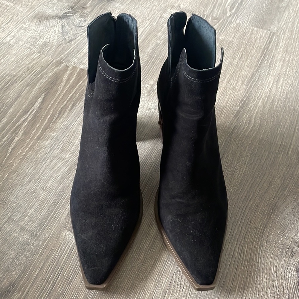 Vince Camuto Wendall Black booties